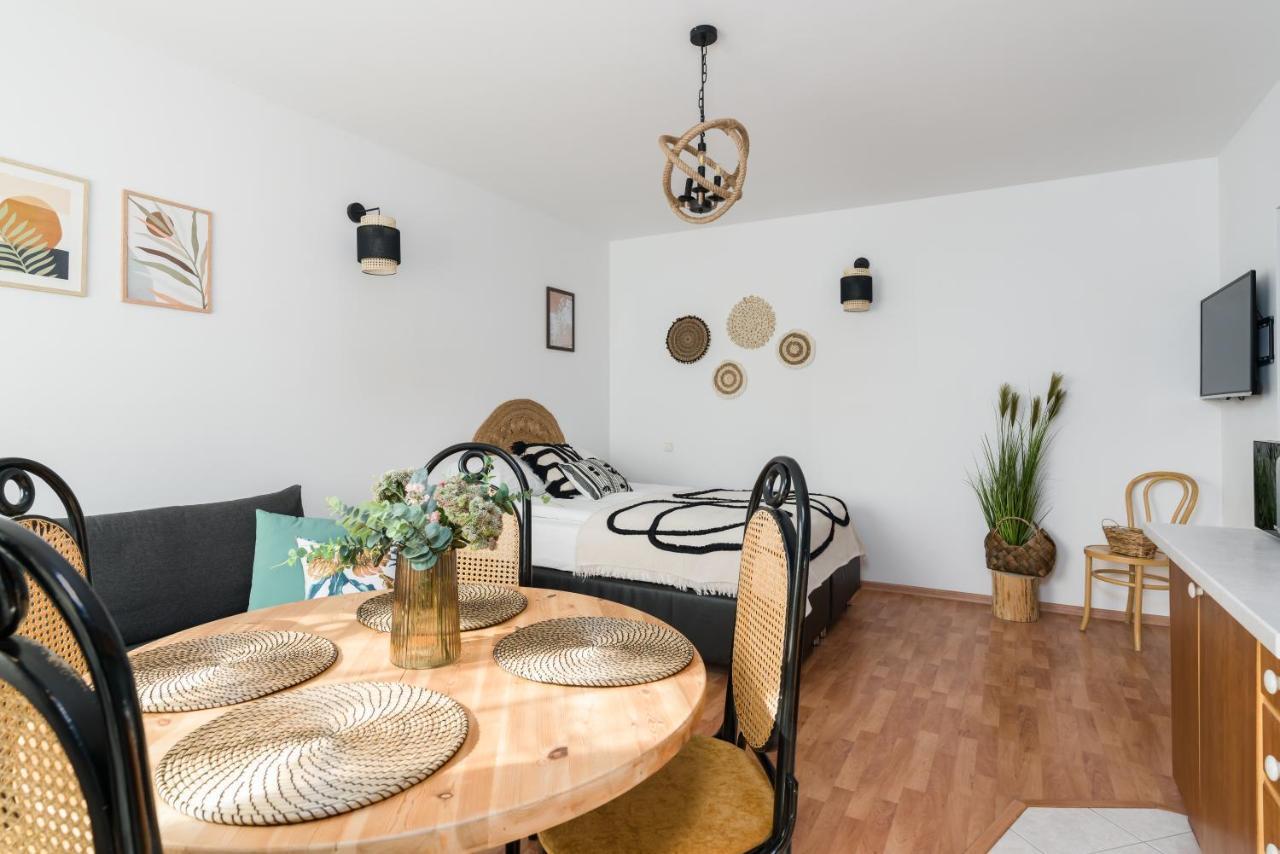 Sleepway Apartments -Boho Chic Poznań Extérieur photo